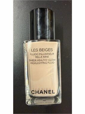 CHANEL Les Beiges Sheer Healthy Glow Highlighting Fluid in Pearly Glow